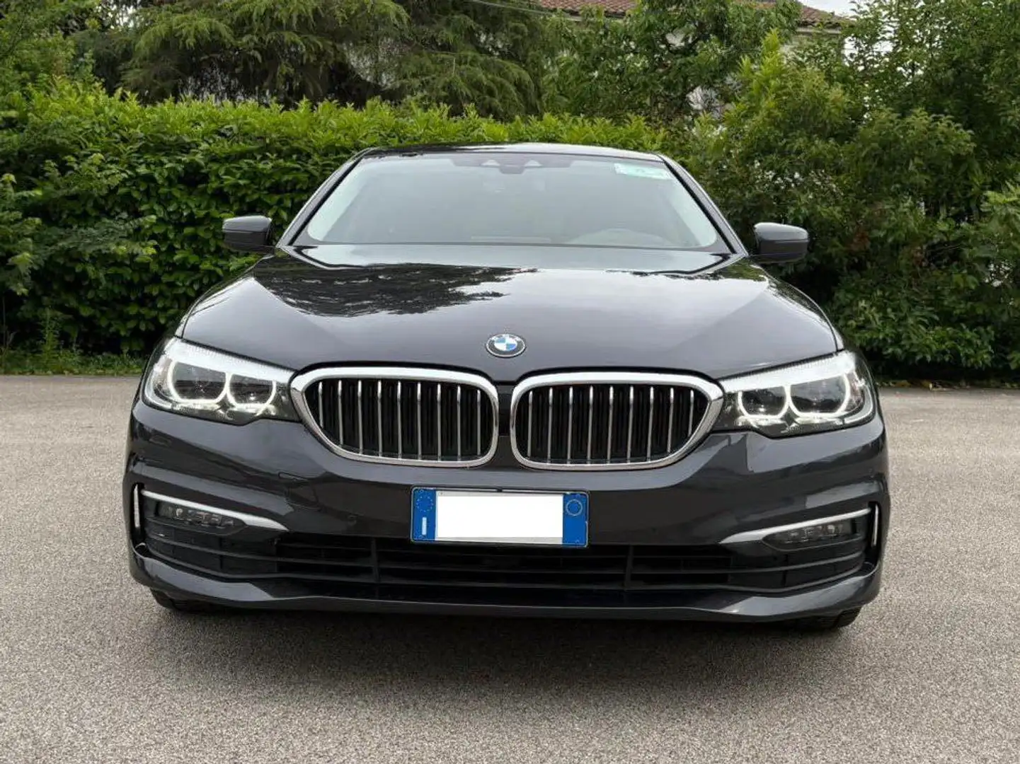 BMW 520 520d Touring xdrive Business auto Nero - 2