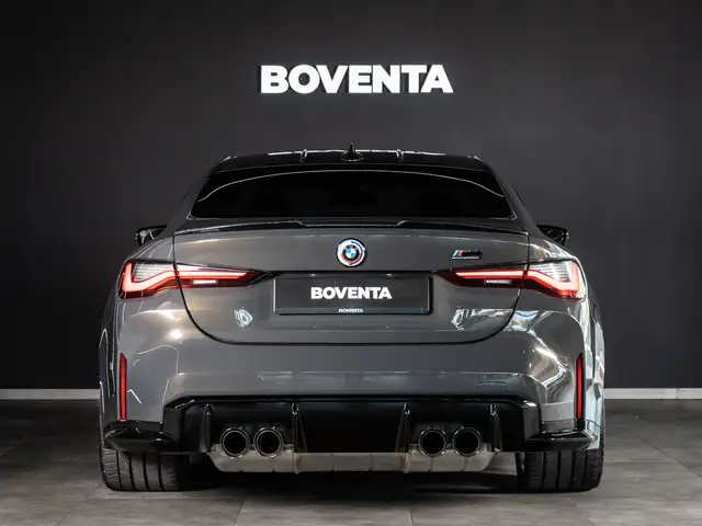 BMW M4 view 9