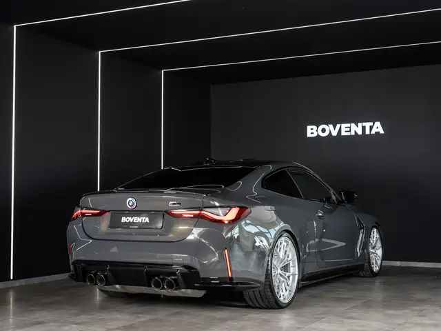 BMW M4 view 8