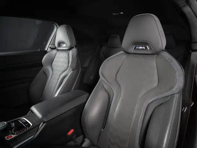 BMW M4 view 11