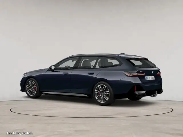 BMW 5 Series view 6
