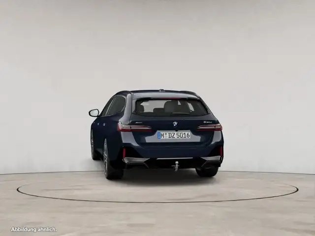 BMW 5 Series view 7