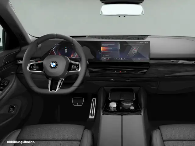 BMW 5 Series view 4