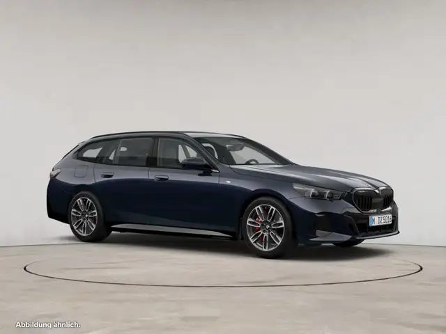 BMW 5 Series view 9