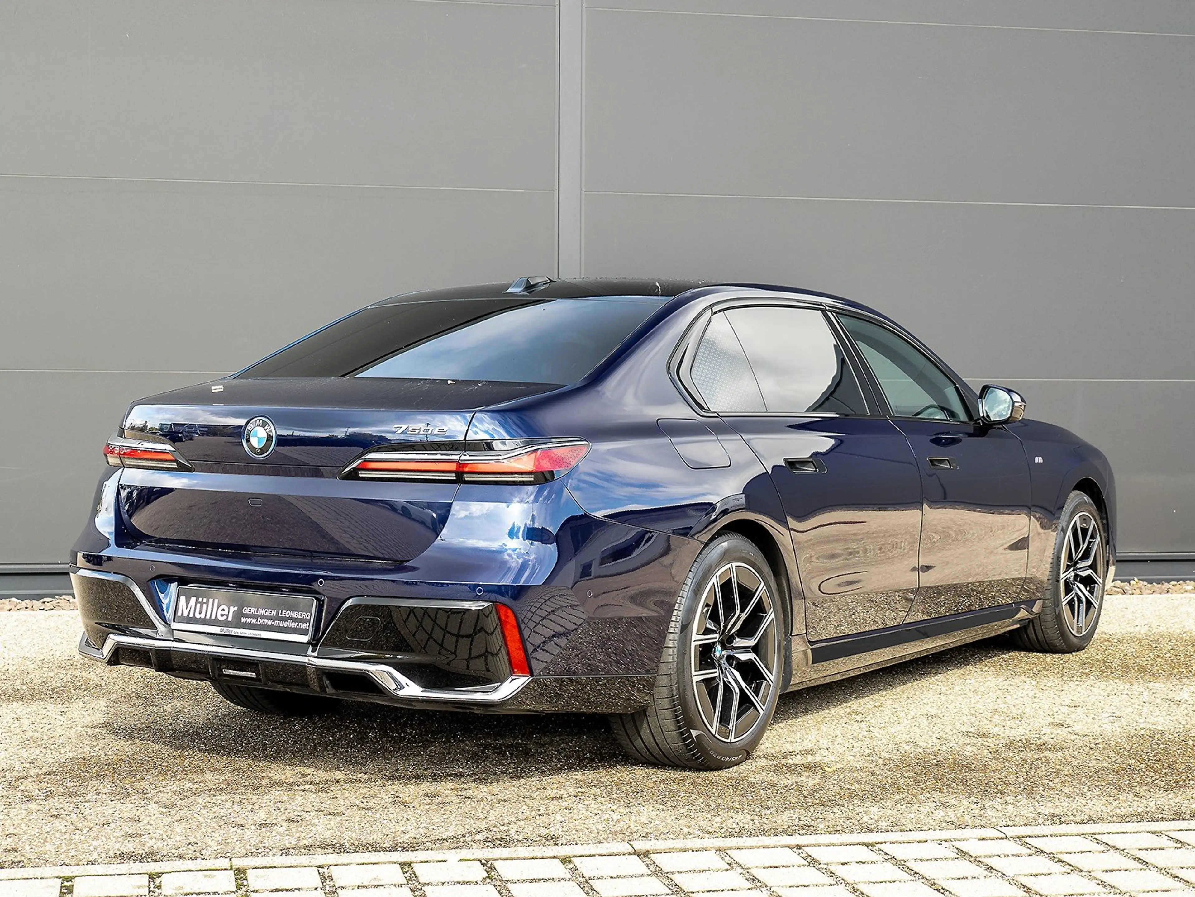 BMW 750 e xDrive Lim. M Sportpaket ACC SkyLounge AHK 360° — photo 2