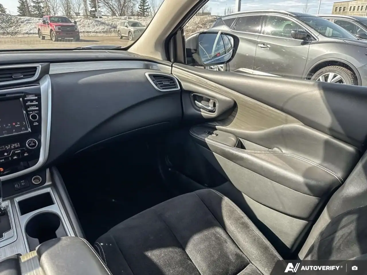 Nissan Murano снимка Nissan Murano