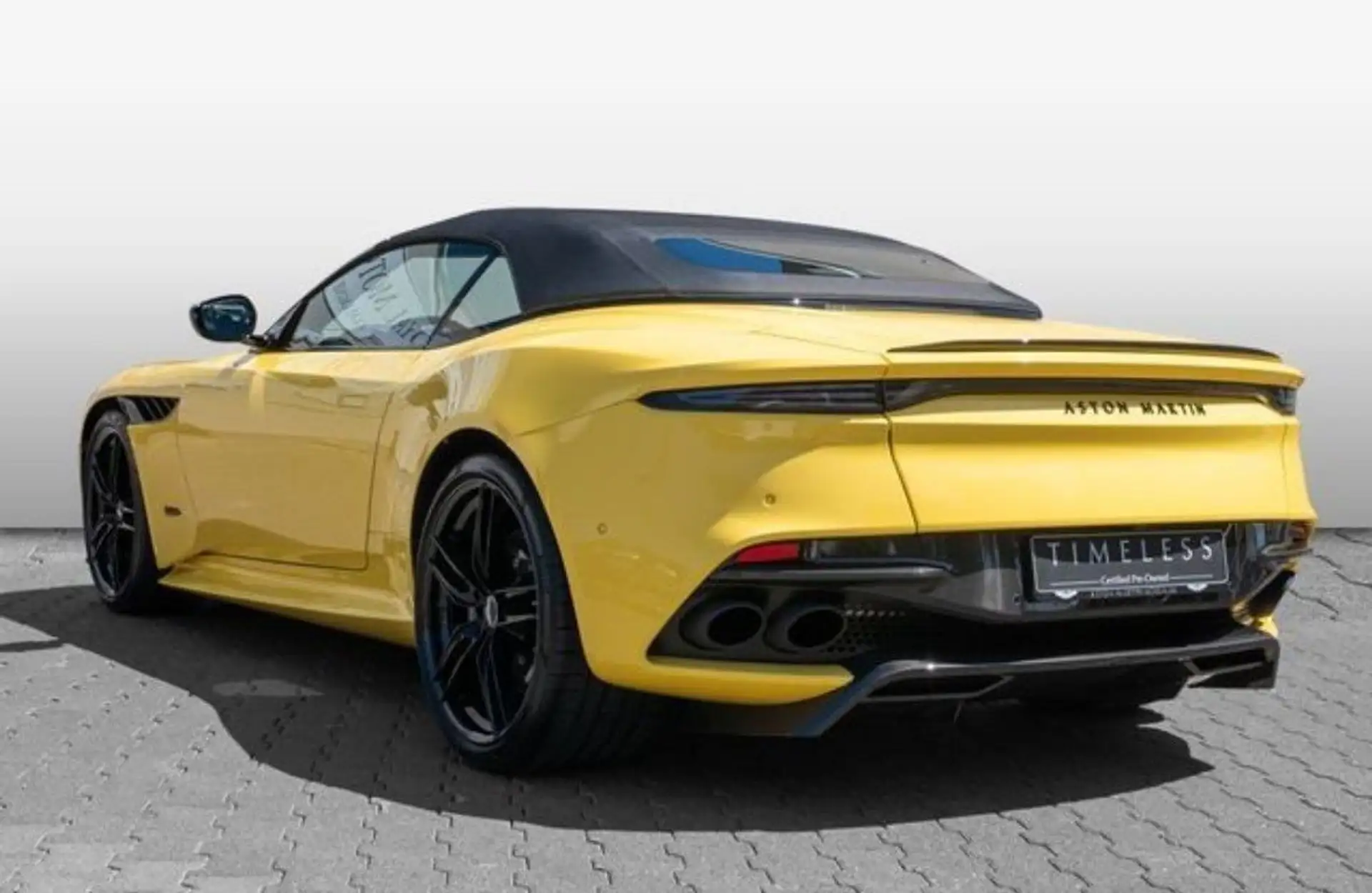 애스턴마틴 DBS Coupe 2022 노랑 사진 5