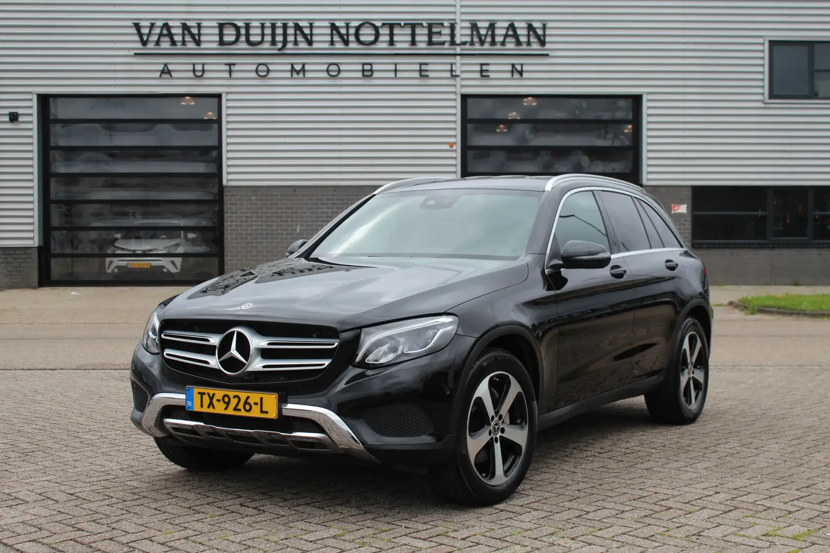 Mercedes-Benz GLC 250 4MATIC Prestige / Navigatie / Stoelverwarming / Tr Zwart - 1