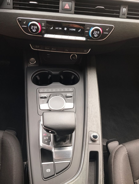 Audi A4 Avant 40 TFSI design, Navi, Totwinkel, Kamera — photo 18