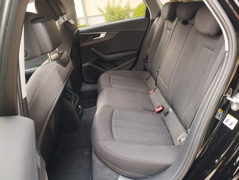 Audi A4 Avant 40 TFSI design, Navi, Totwinkel, Kamera — photo 10