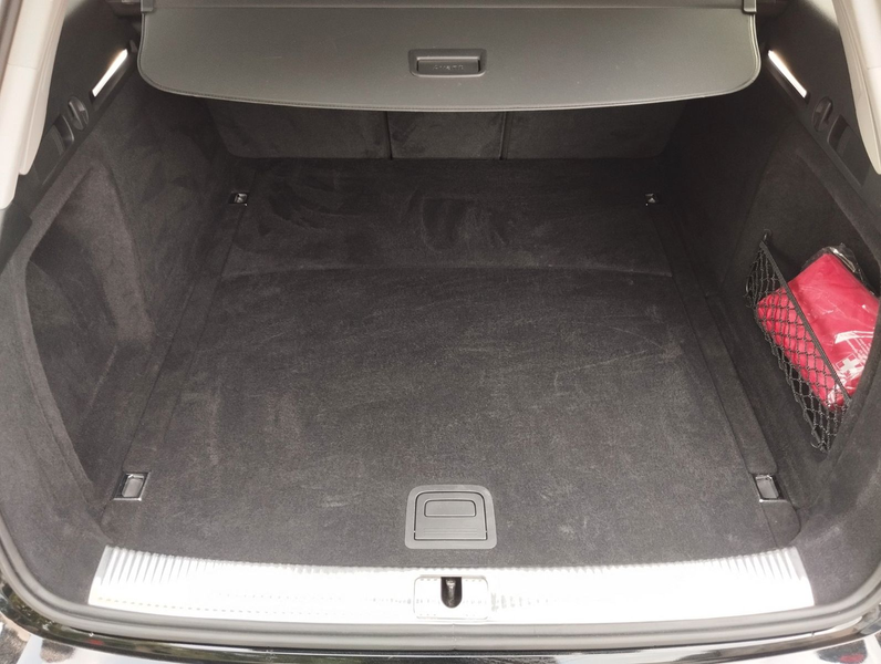 Audi A4 Avant 40 TFSI design, Navi, Totwinkel, Kamera — photo 23