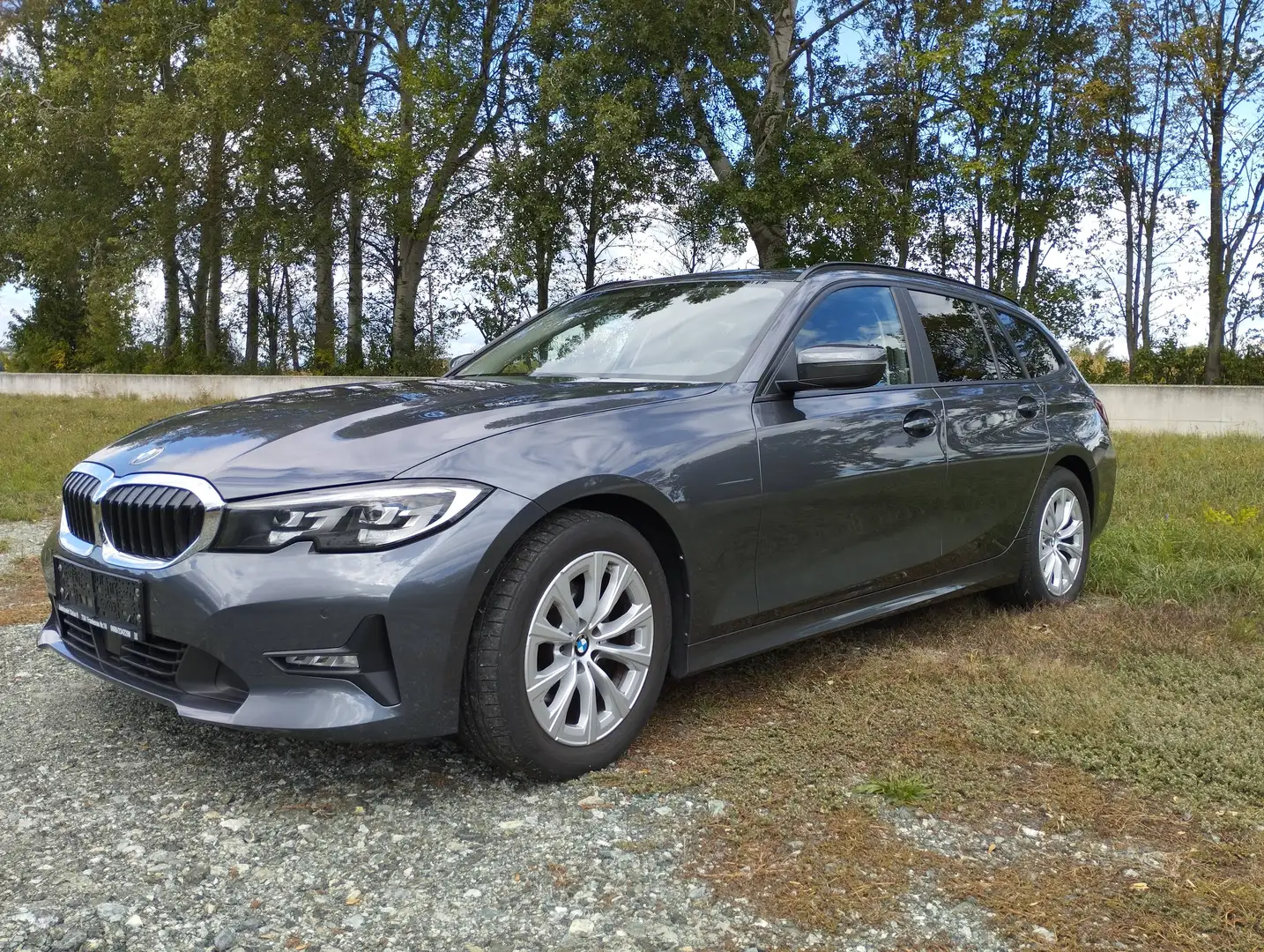 BMW 320 320 d Advantage,ACC,AHV,Parkassistent Grau - 1