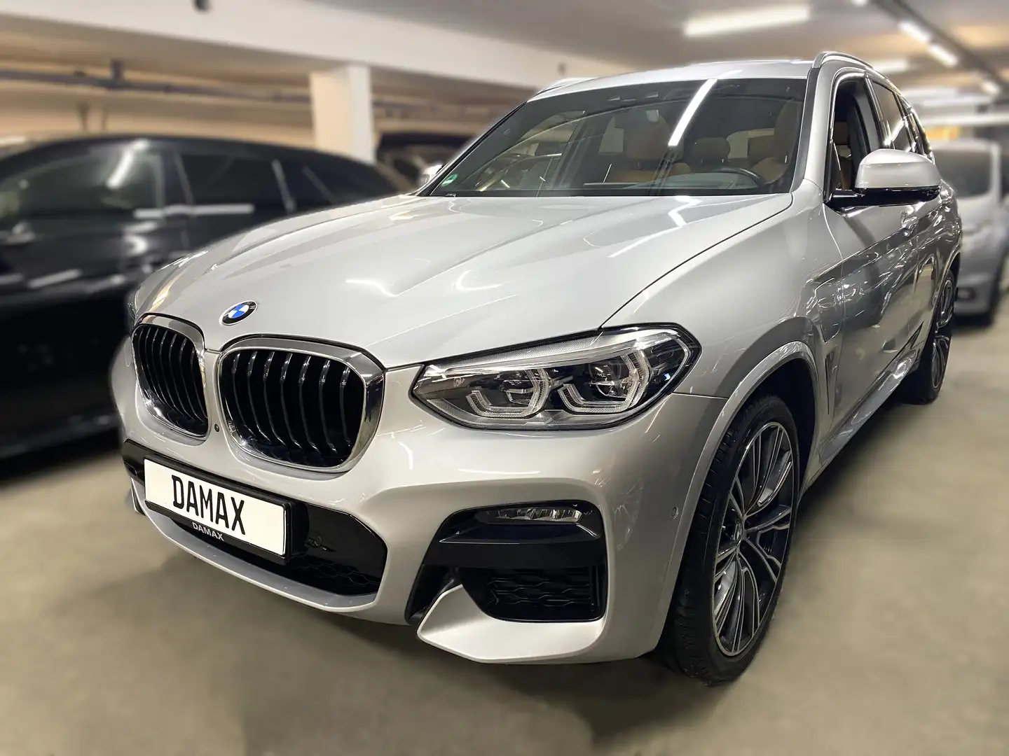 BMW X3 xDrive 30 e M Sport*PANO*HEAD-UP*360°*AHK Silber - 1