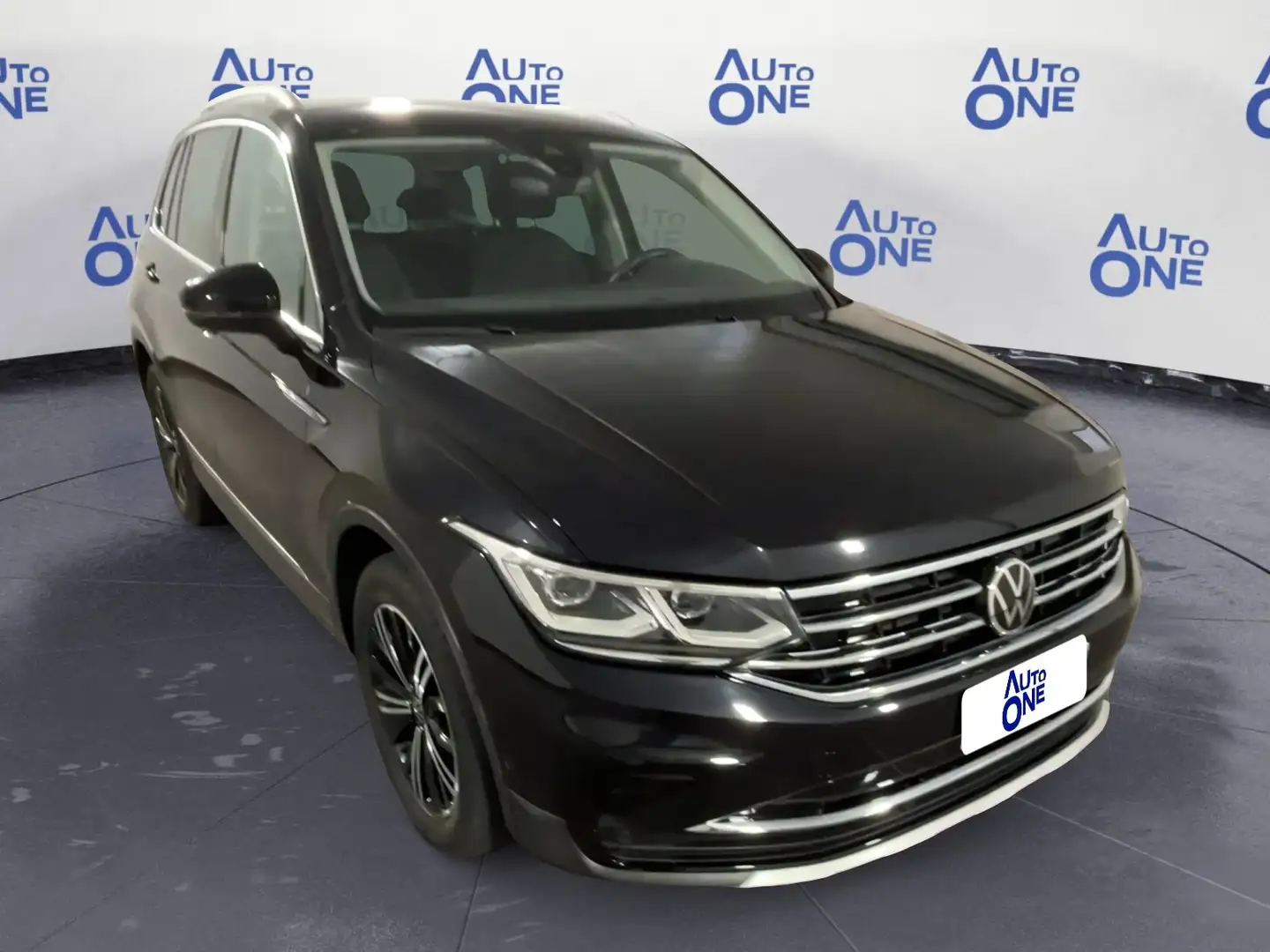 Volkswagen Tiguan 1.5 TSI 110CV AUTO ELEGANCE - * Noir - 1