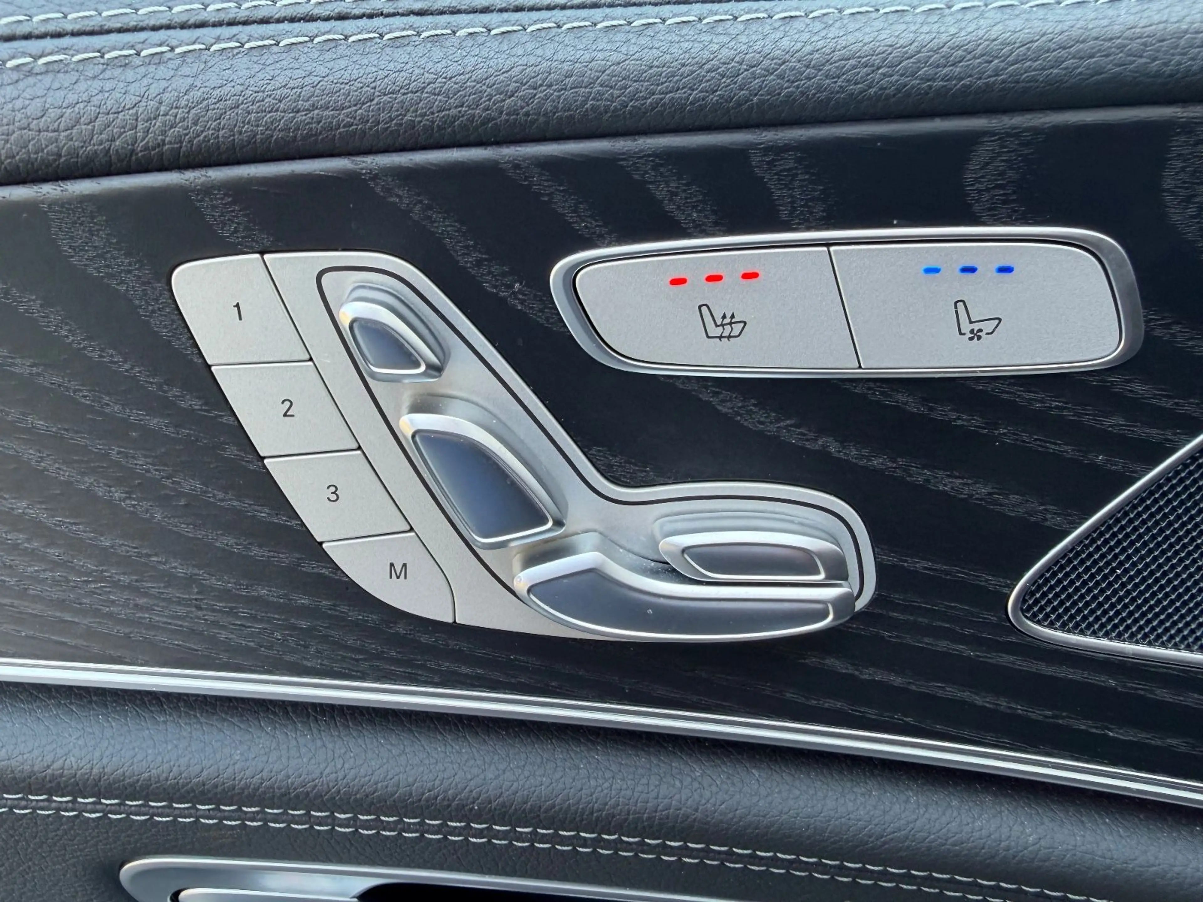 Mercedes-Benz CLS 400 d 4M AMG, Multibeam, 360, Memory, — photo 11