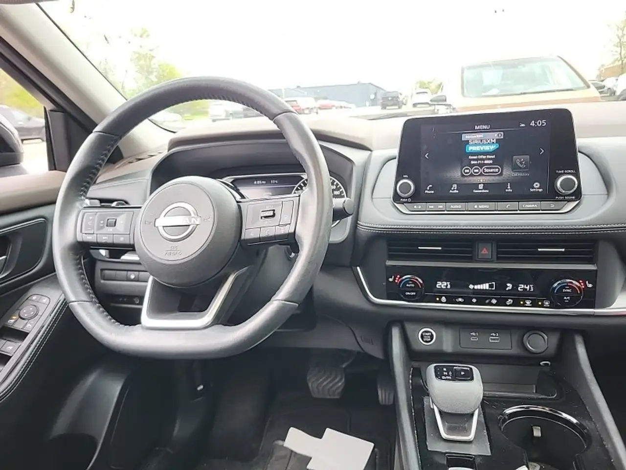Nissan Rogue снимка Nissan Rogue