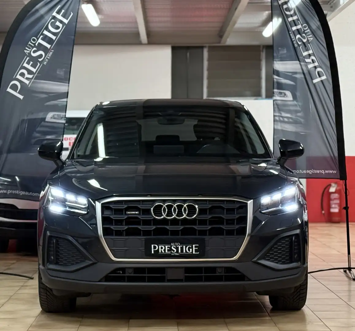 Audi Q2 35 TDI 2.0 Business quattro 150cv s-tronic Gris - 2