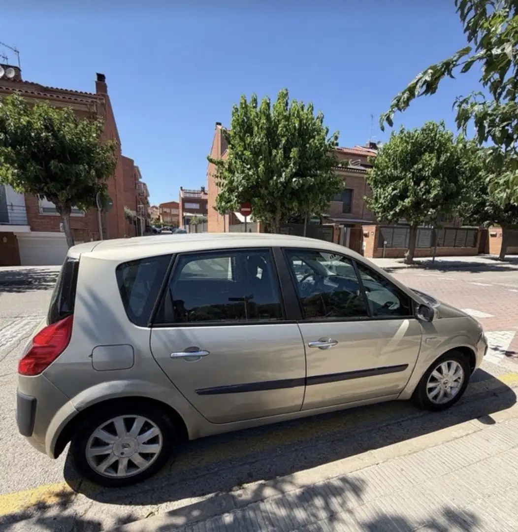 Renault Scenic 2.0 16V Emotion - 1