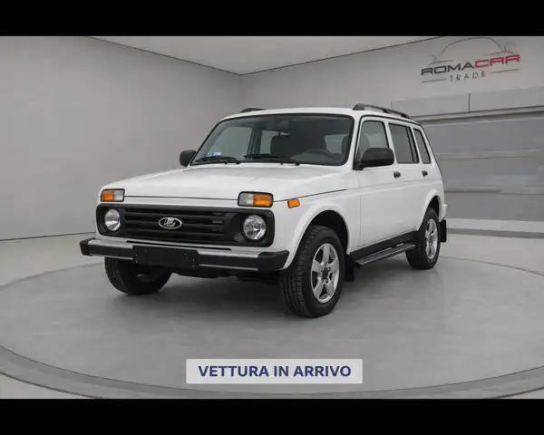 Lada 4X4  1.7 BENZINA  GANCIO TRAINO
