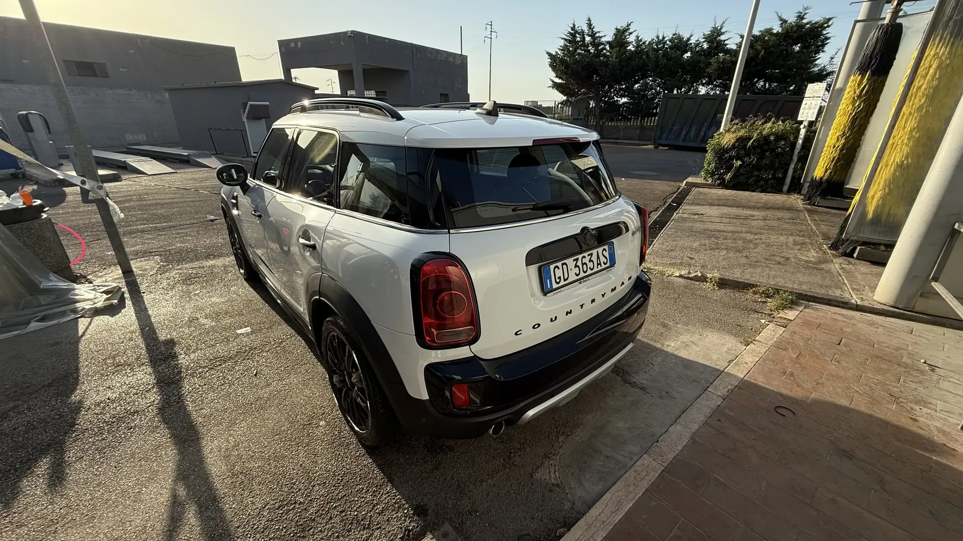 MINI Cooper D Countryman black exterior pack automatica - 2