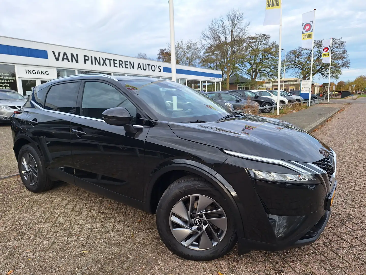 Nissan Qashqai 1.3 MHEV Visia 10x OP VOORRAAD Noir - 1