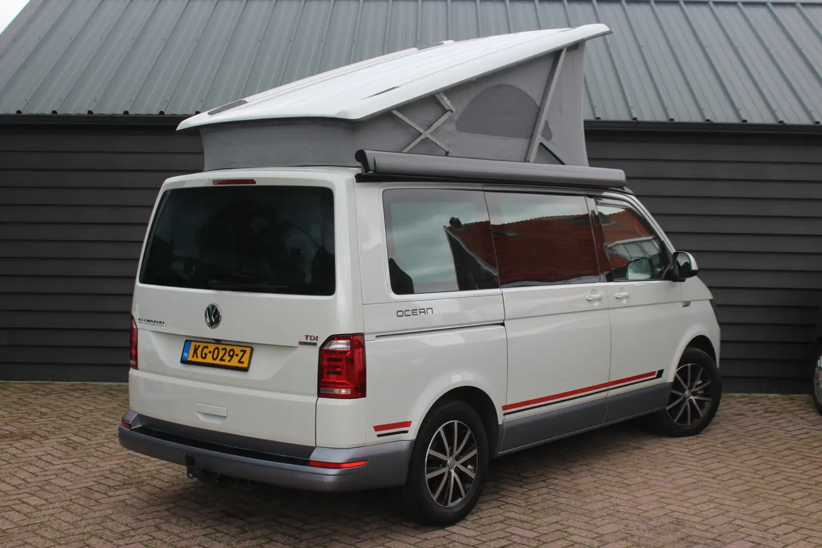 Volkswagen California Ocean 2.0 TDI 204 PK - TREKHAAK - Wit - 2