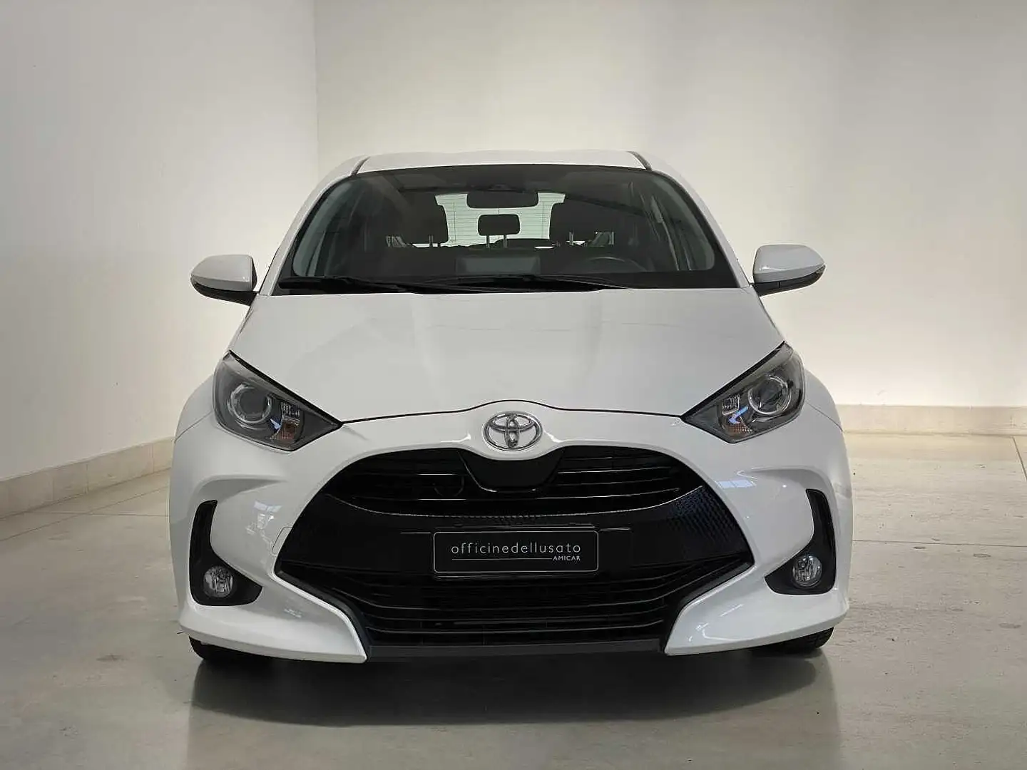 Toyota Yaris 1.0 5 porte Active Wit - 2