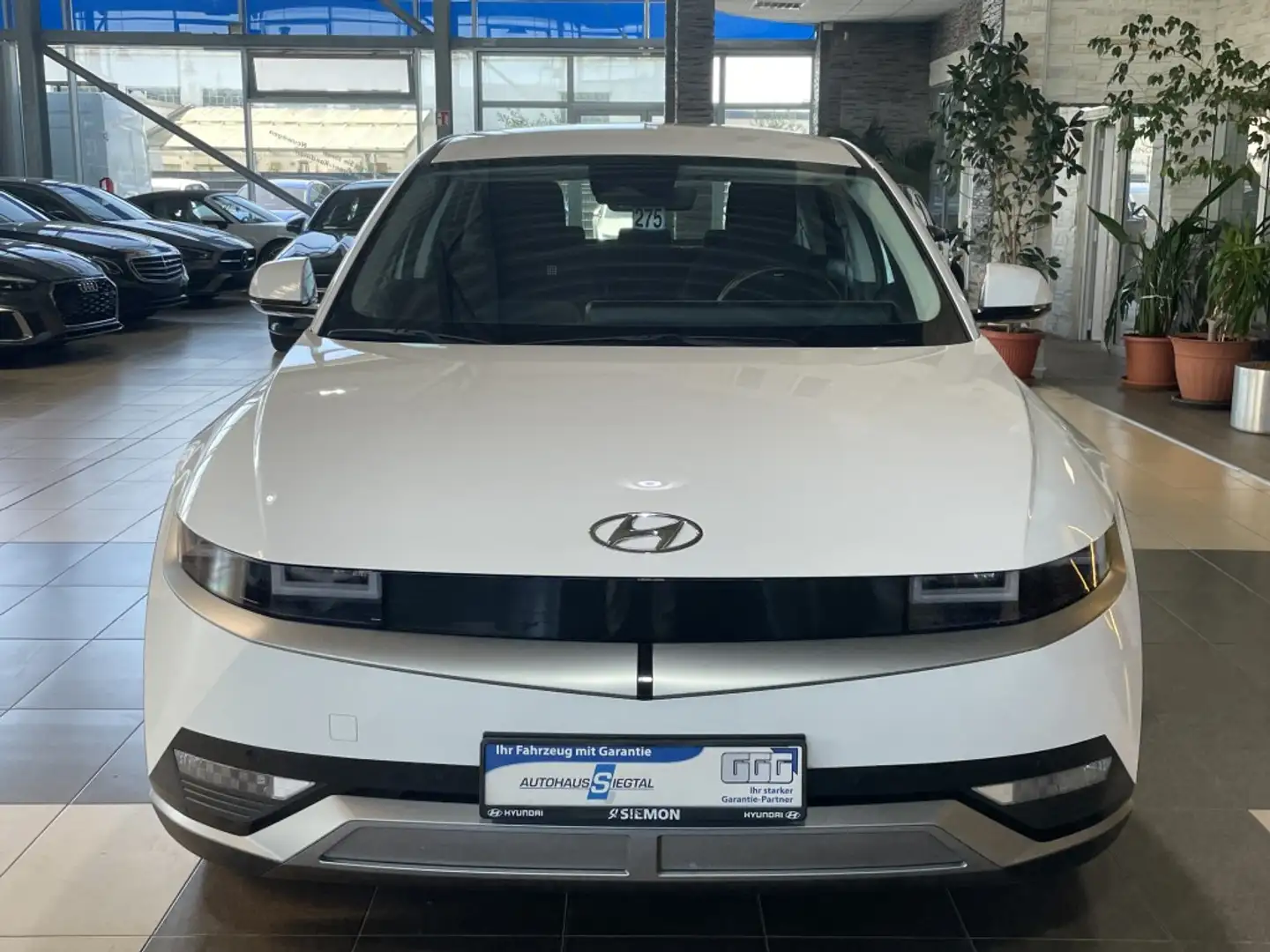 Hyundai IONIQ 5 Dynamiq Navi NSCC LED R.Cam PDC SHZ DAB+ Weiß - 2
