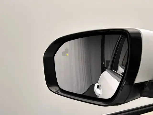 Land Rover Range Rover Evoque view 17