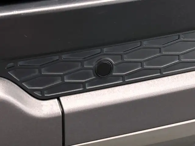 Land Rover Range Rover Evoque view 23