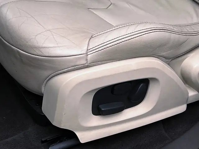 Land Rover Range Rover Evoque view 26