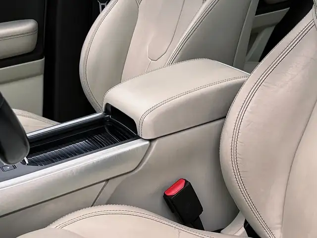 Land Rover Range Rover Evoque view 15