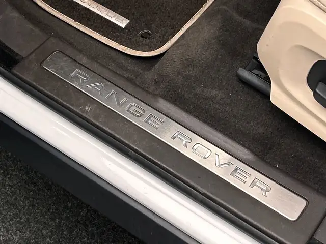 Land Rover Range Rover Evoque view 11