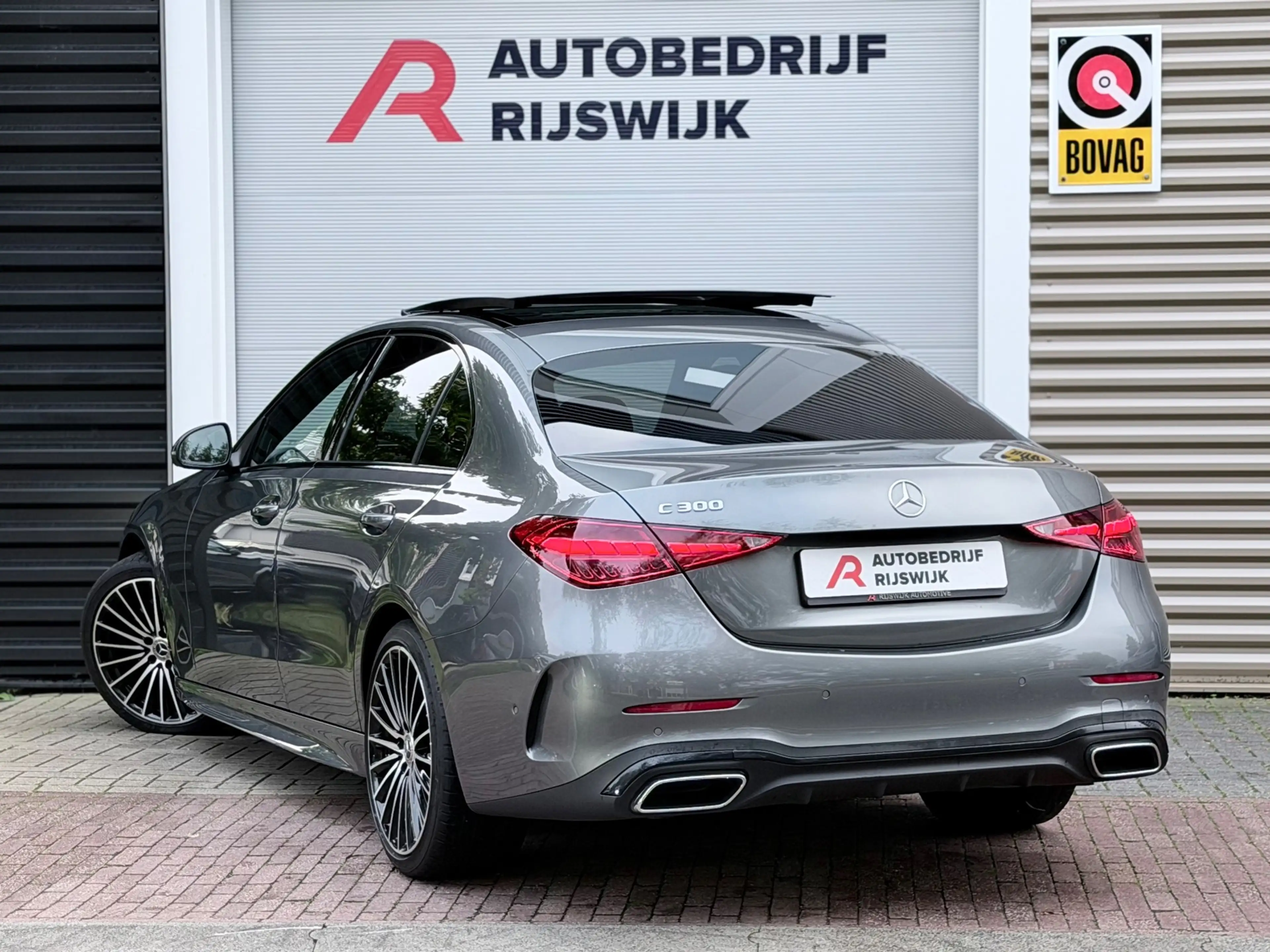 Mercedes-Benz C 300 AMG Line Pano/Burmester/360 — photo 3
