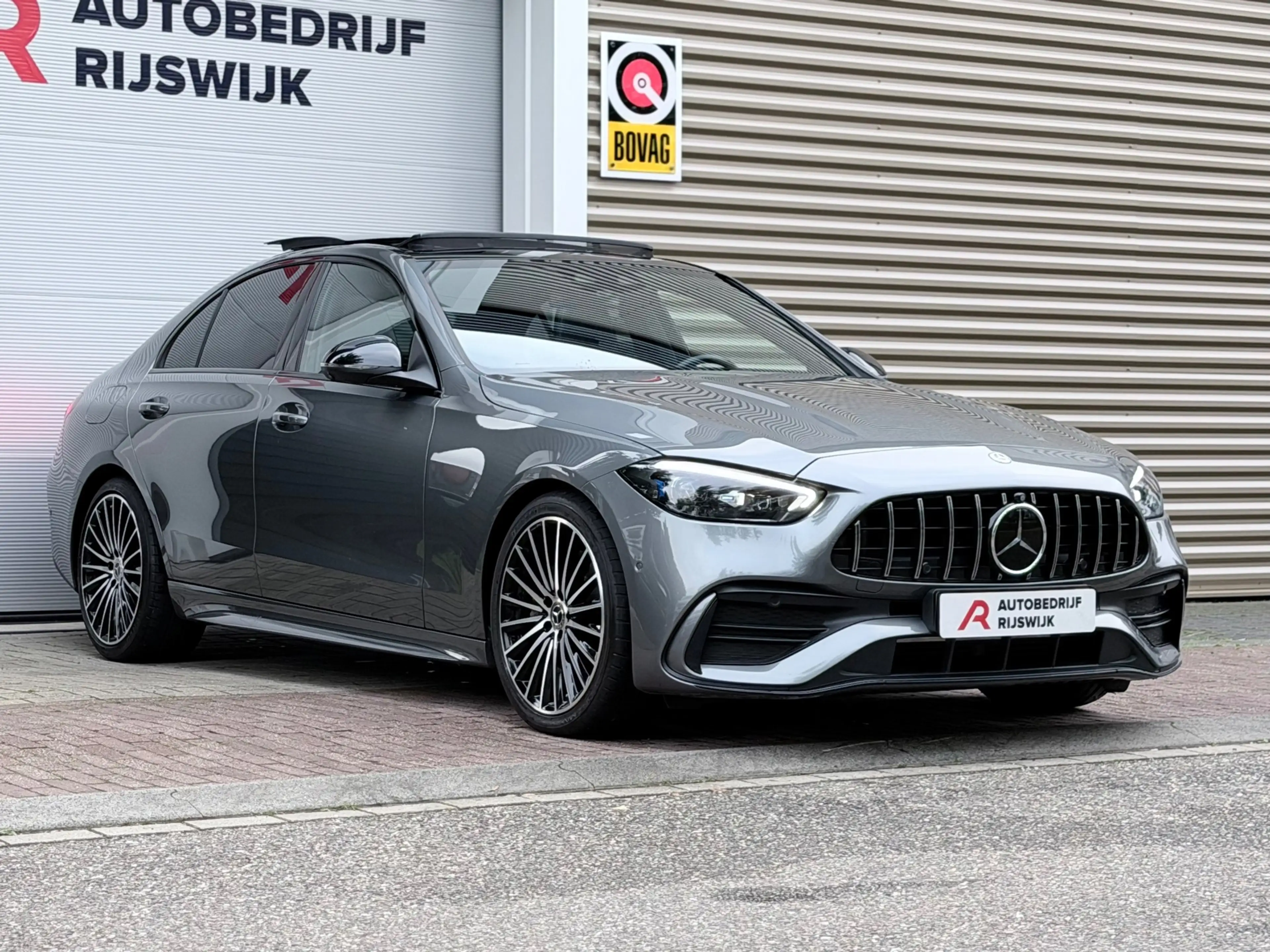 Mercedes-Benz C 300 AMG Line Pano/Burmester/360 — photo 6