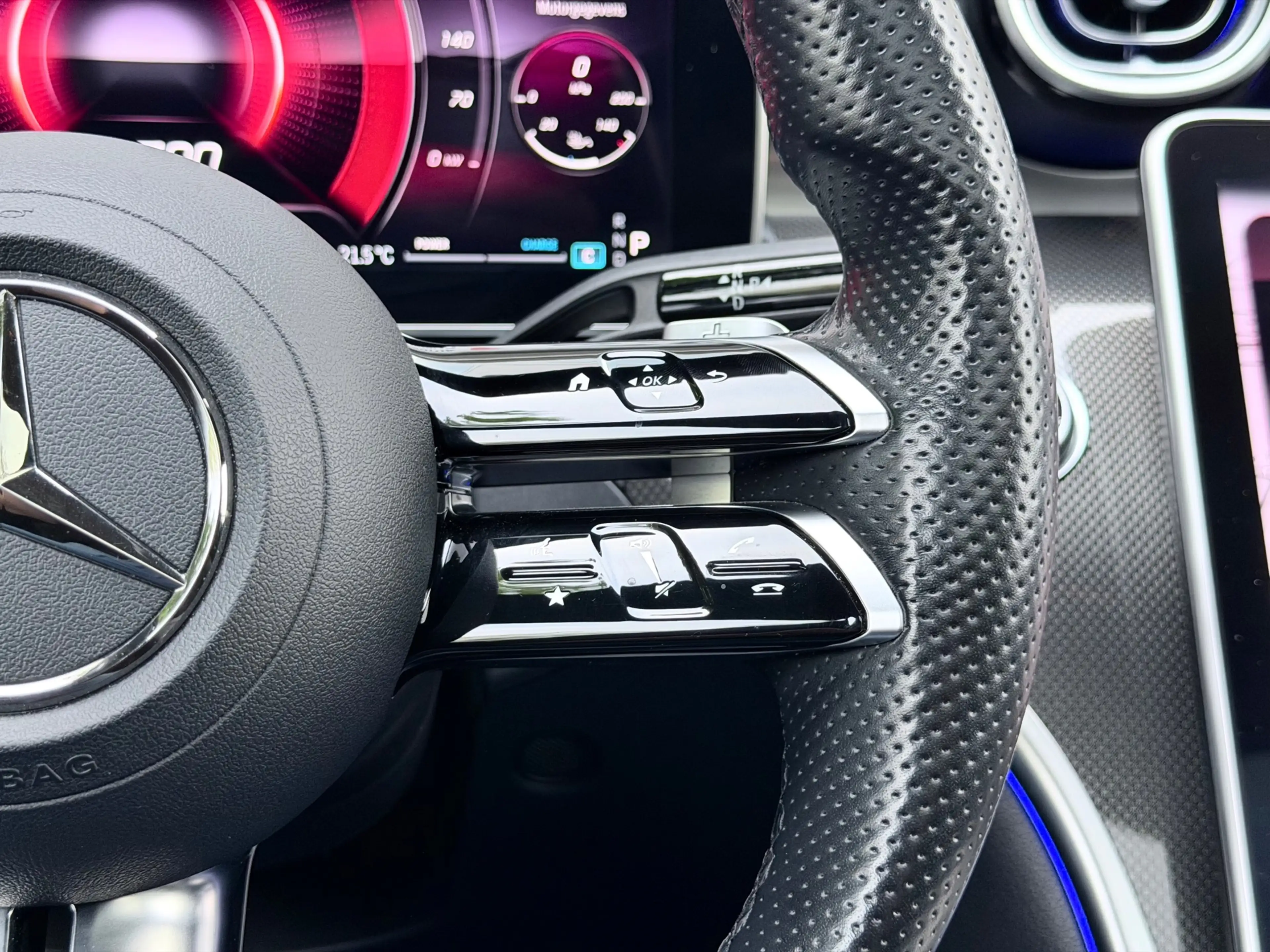 Mercedes-Benz C 300 AMG Line Pano/Burmester/360 — photo 16