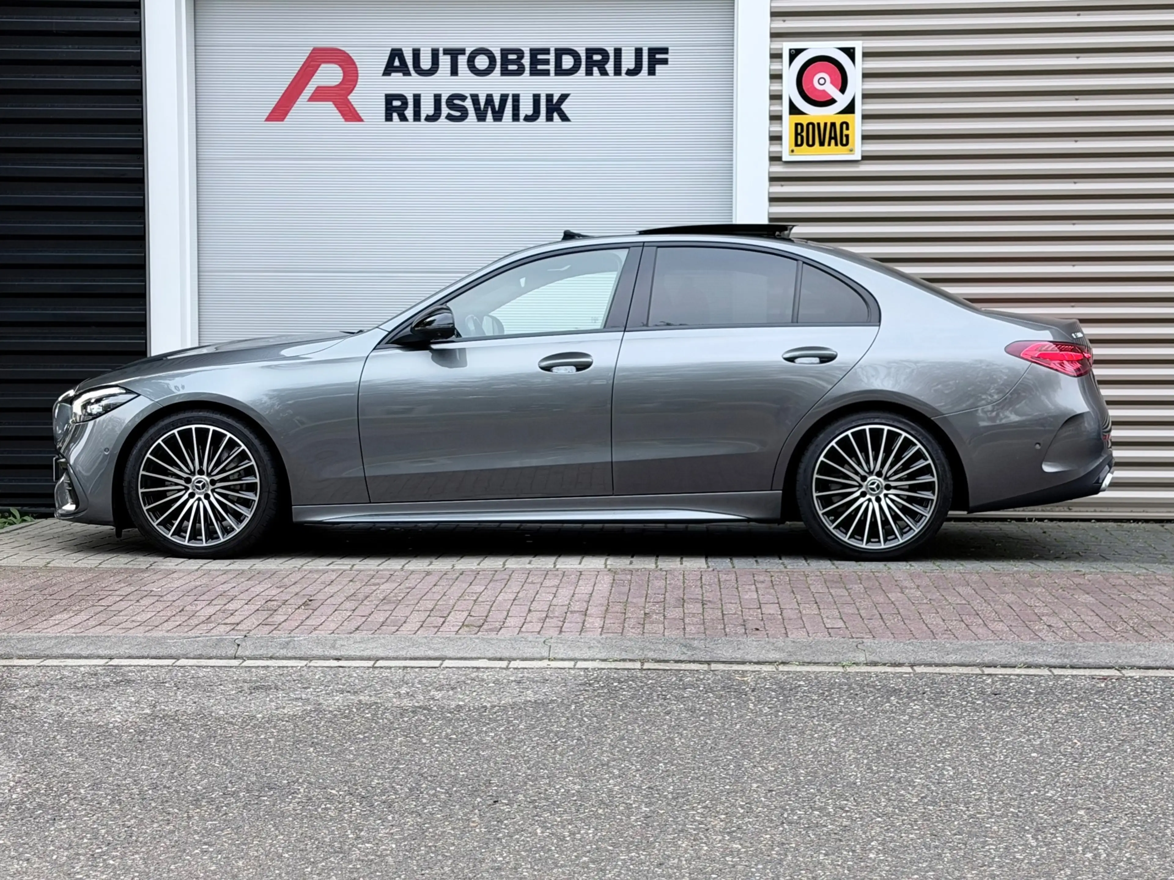 Mercedes-Benz C 300 AMG Line Pano/Burmester/360 — photo 2