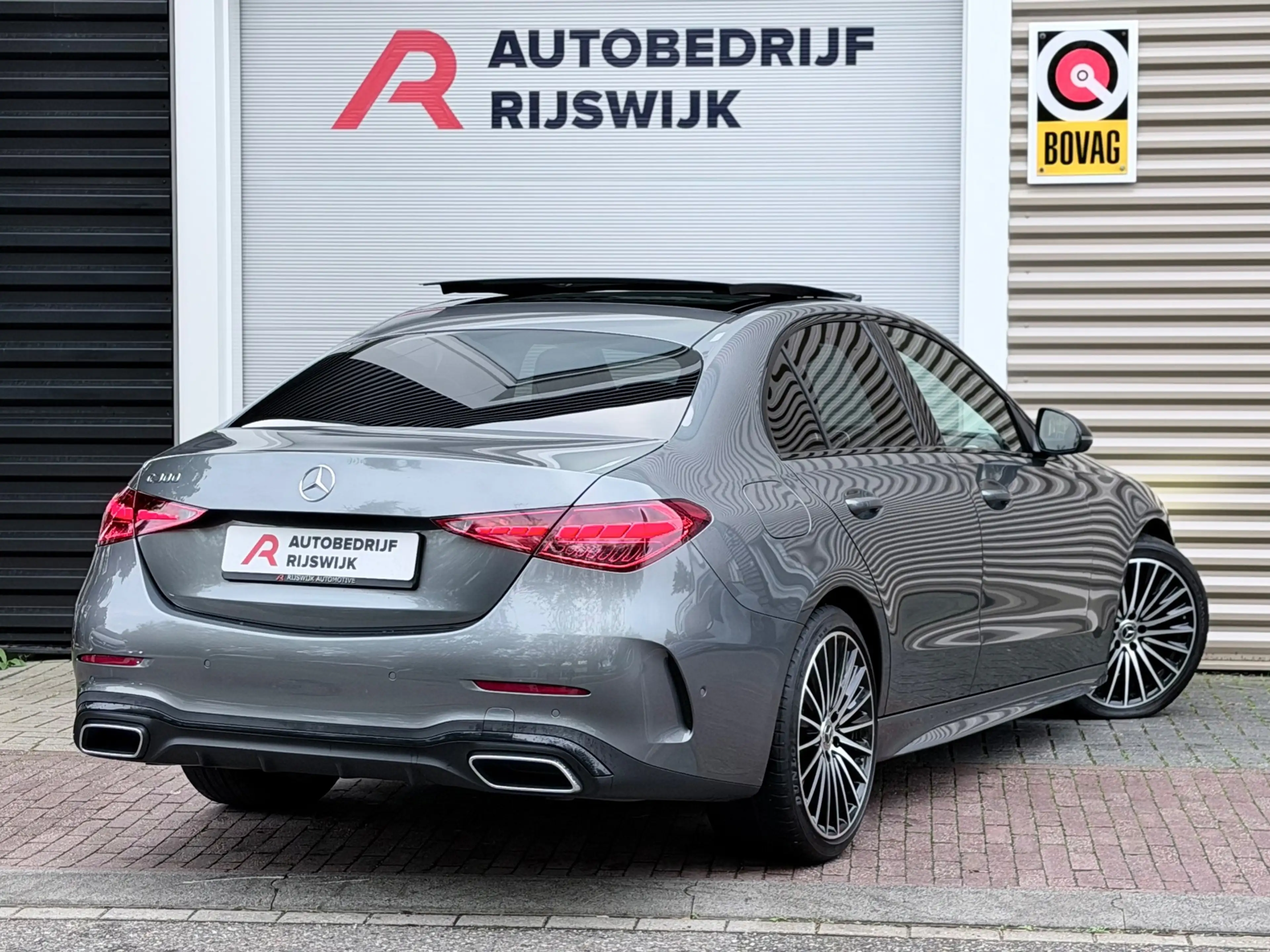 Mercedes-Benz C 300 AMG Line Pano/Burmester/360 — photo 4
