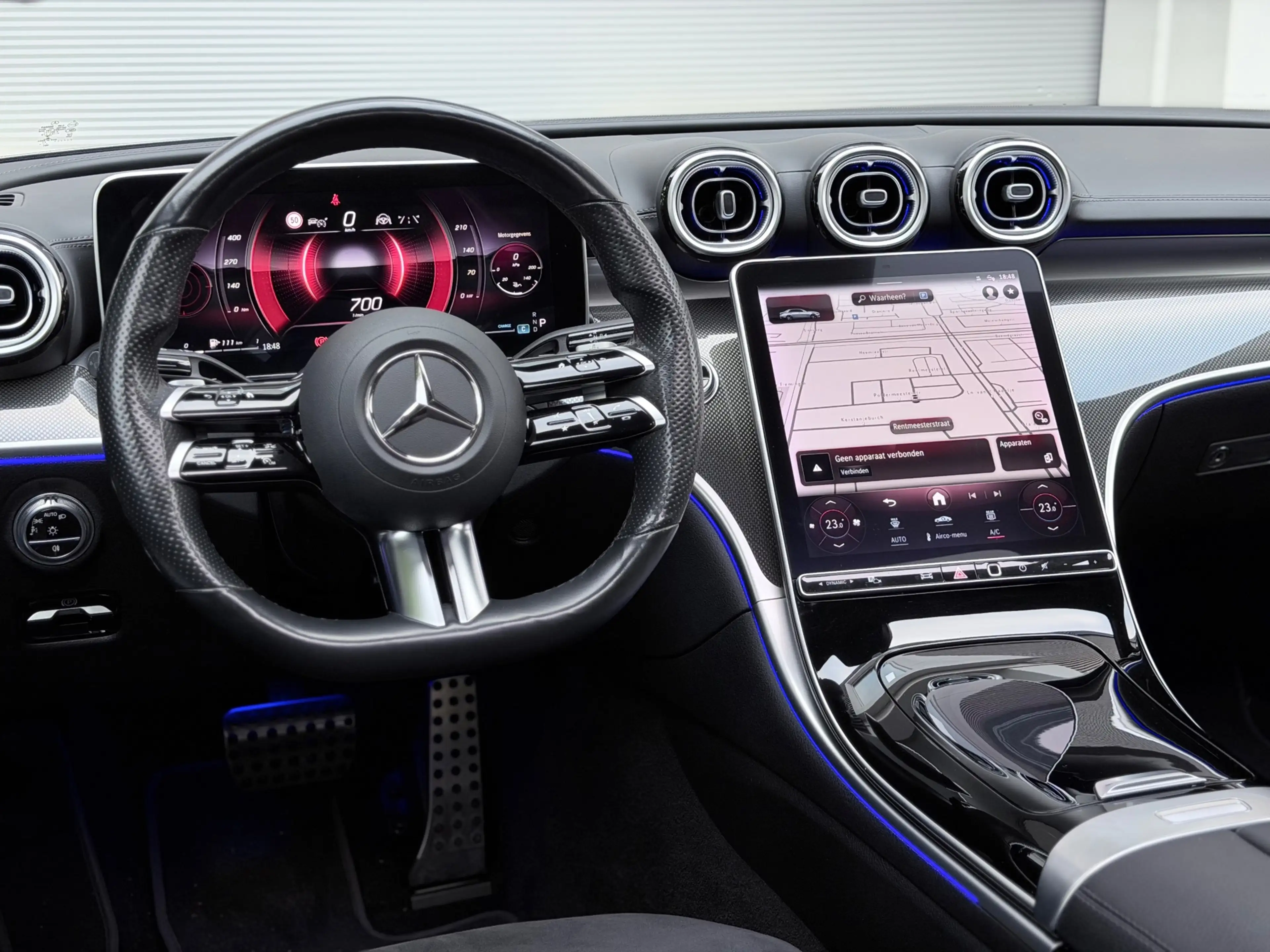Mercedes-Benz C 300 AMG Line Pano/Burmester/360 — photo 13