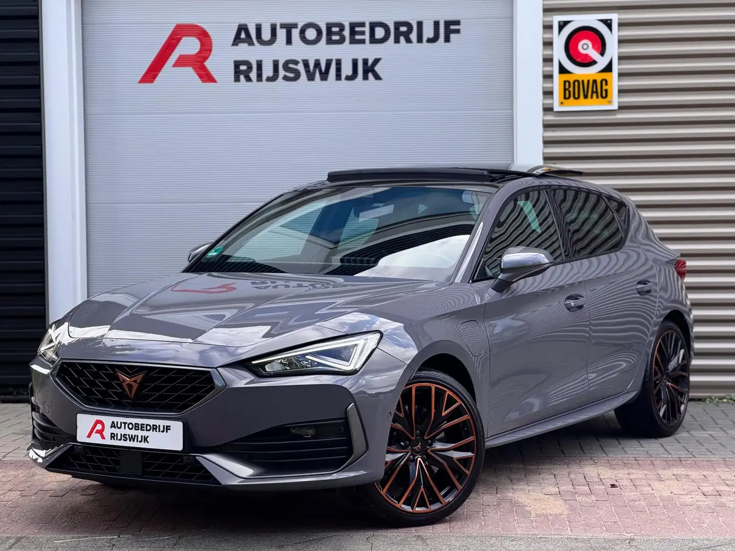 CUPRA Leon 1.4 e-Hybrid VZ Copper Edition Pano/Camera/Sfeer Grijs - 1