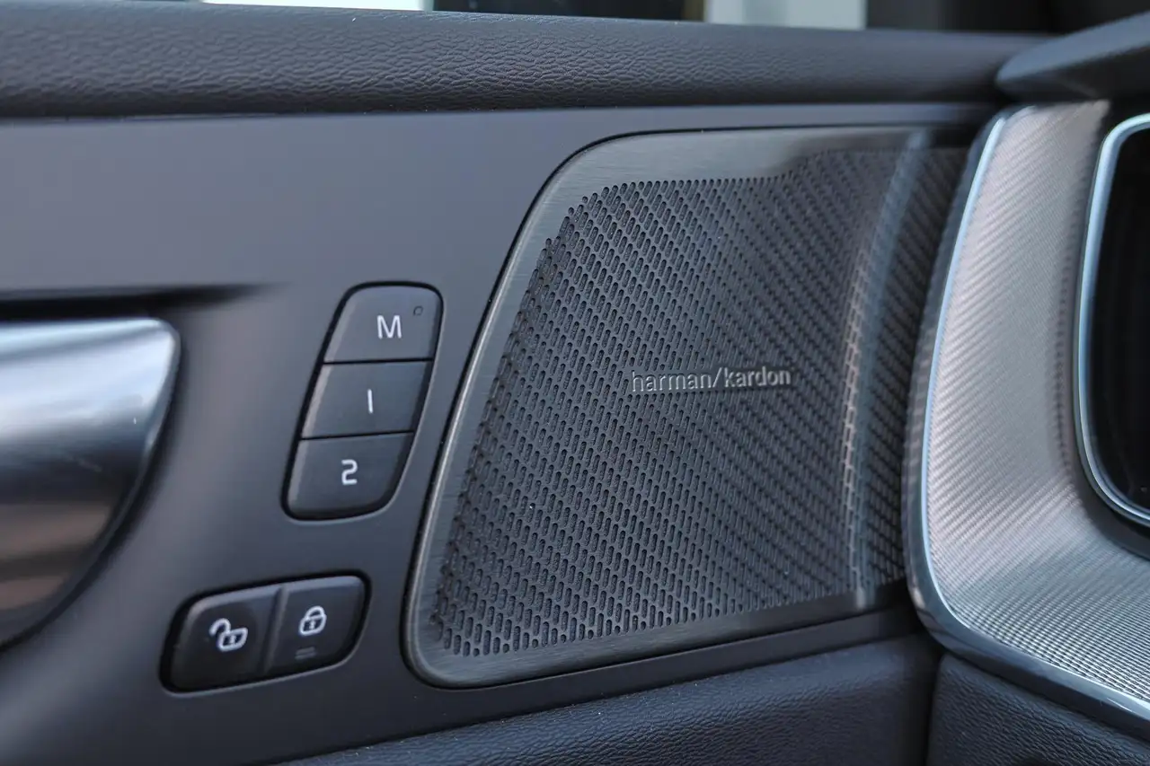 Volvo XC60 2026 — фото 11
