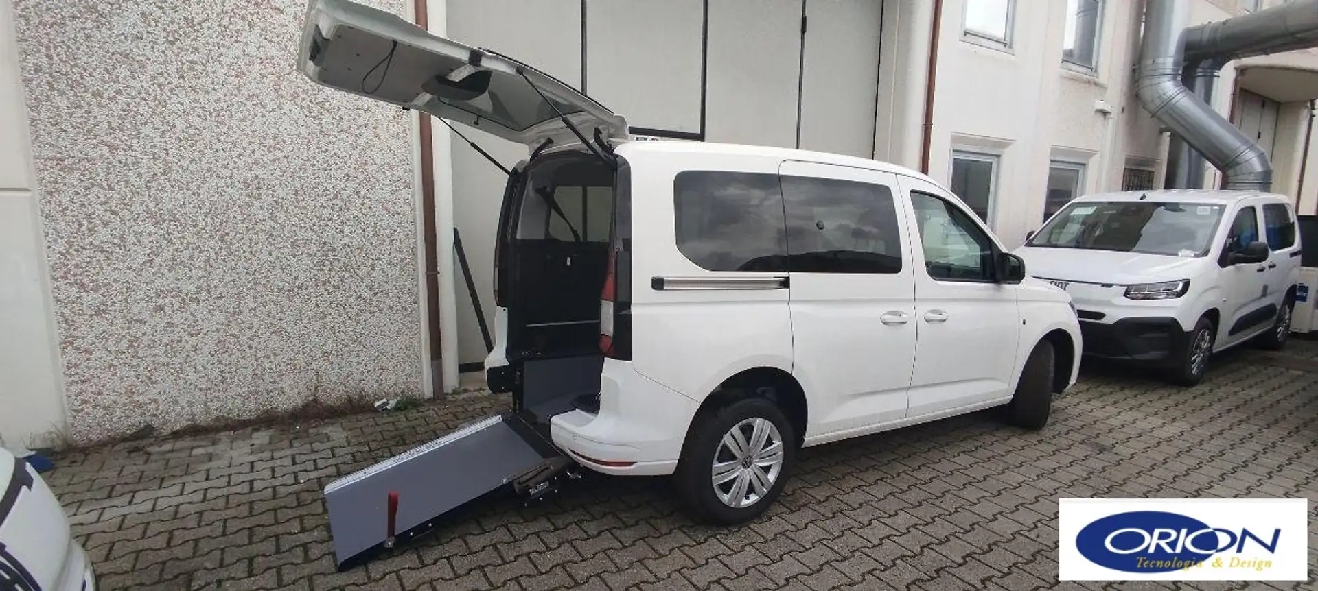 Volkswagen Caddy Ribassato TRASPORTO DISABILI Passo corto Bianco - 2