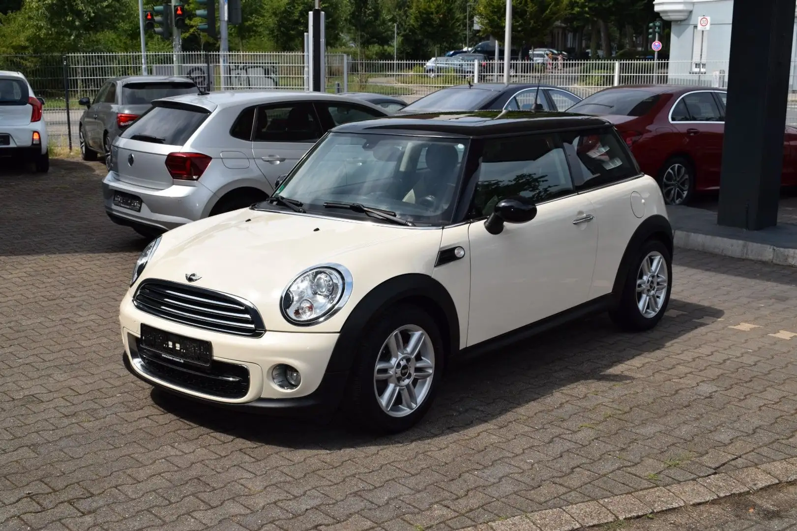 MINI Cooper D COOPER D Chili Pano Navi PDC Keyless Go Weiß - 1