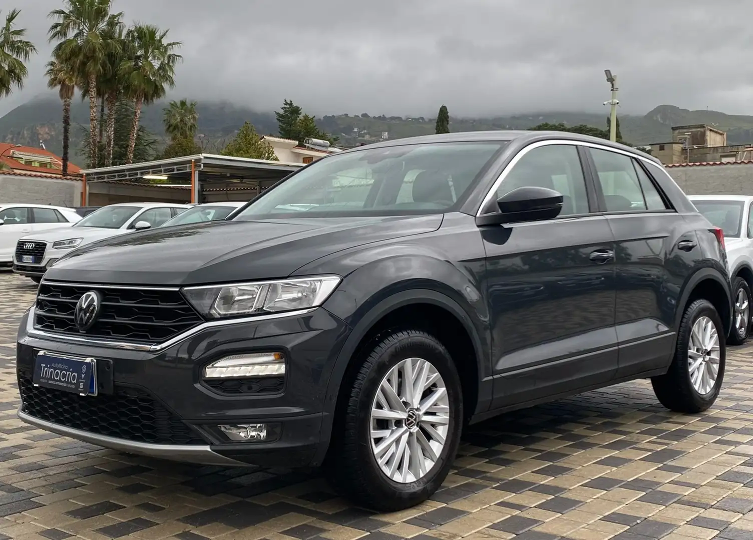 Volkswagen T-Roc Business 1.6 TDI 116CV Grigio - 1