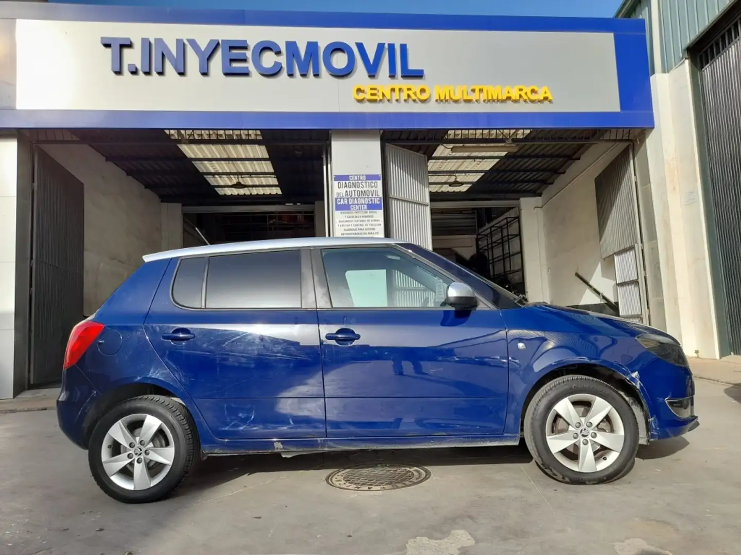 Skoda Fabia 1.2 Urban 69 Blau - 2