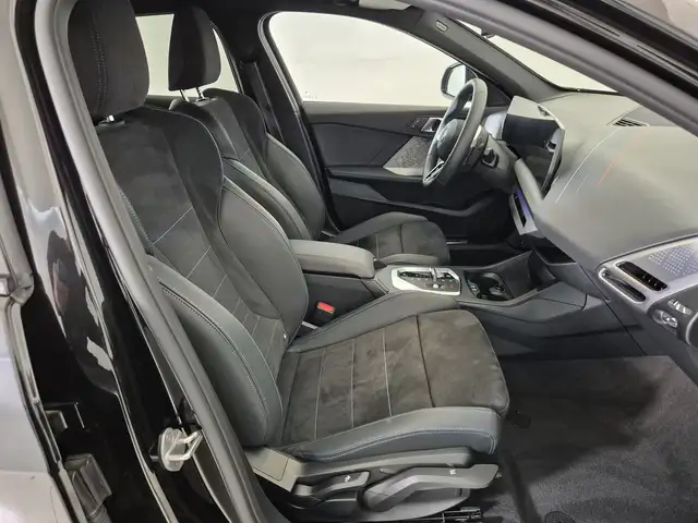BMW 1 Series view 10