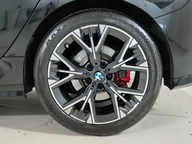 BMW 1 Series view 14