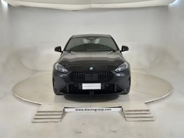 BMW 1 Series view 3