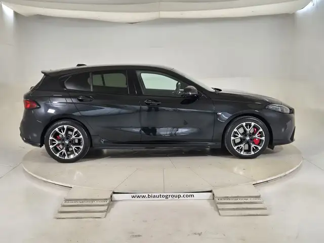 BMW 1 Series view 6