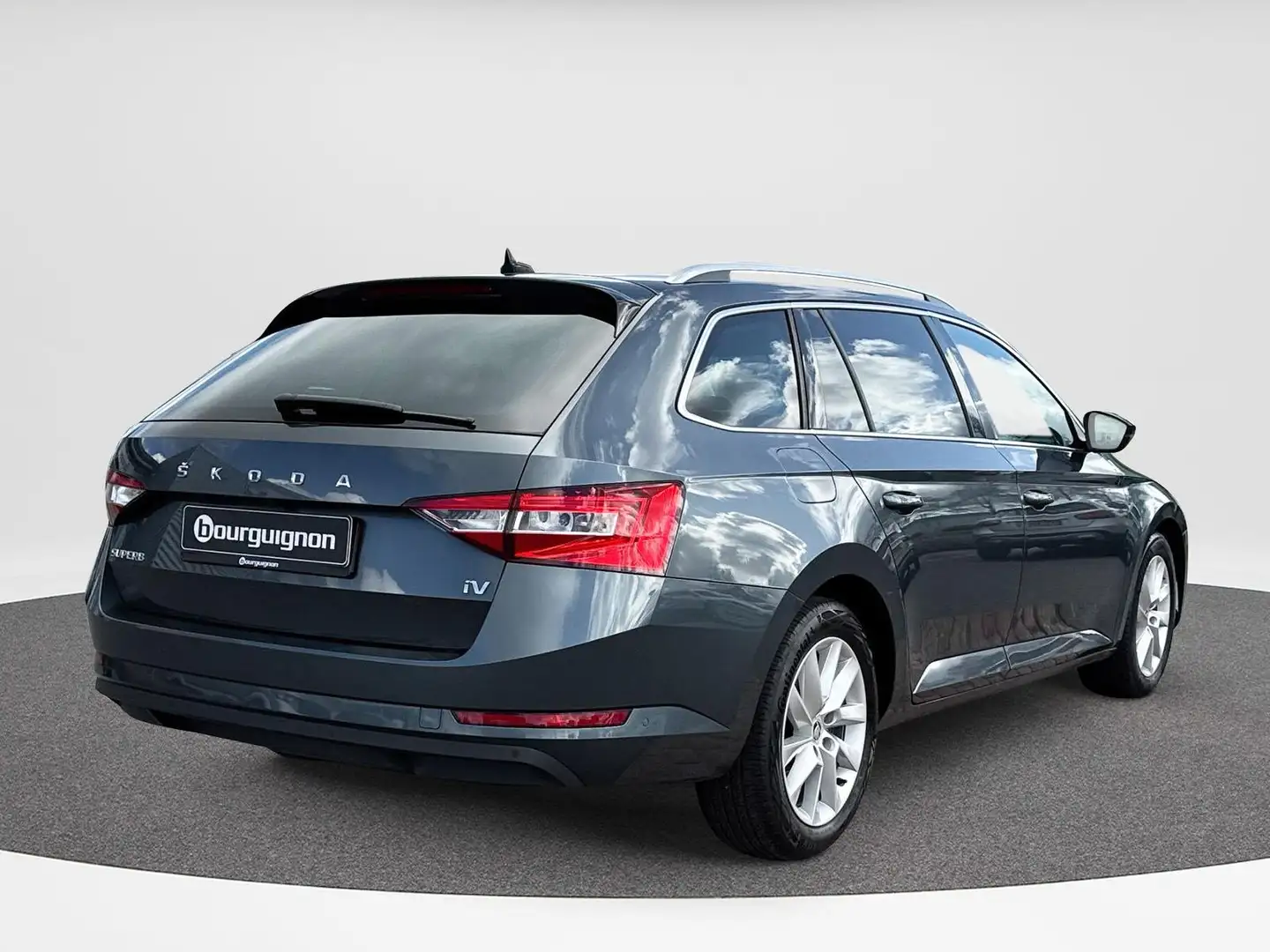 Skoda Superb Combi 1.4 TSI iV Business Edition | PHEV | 218Pk | Grijs - 2